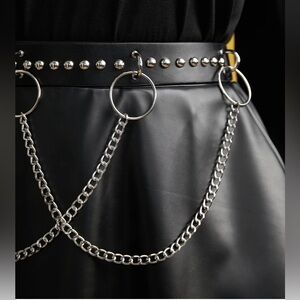 NWT Elastic chain belt in black and silver. Trendy goth aesthetic